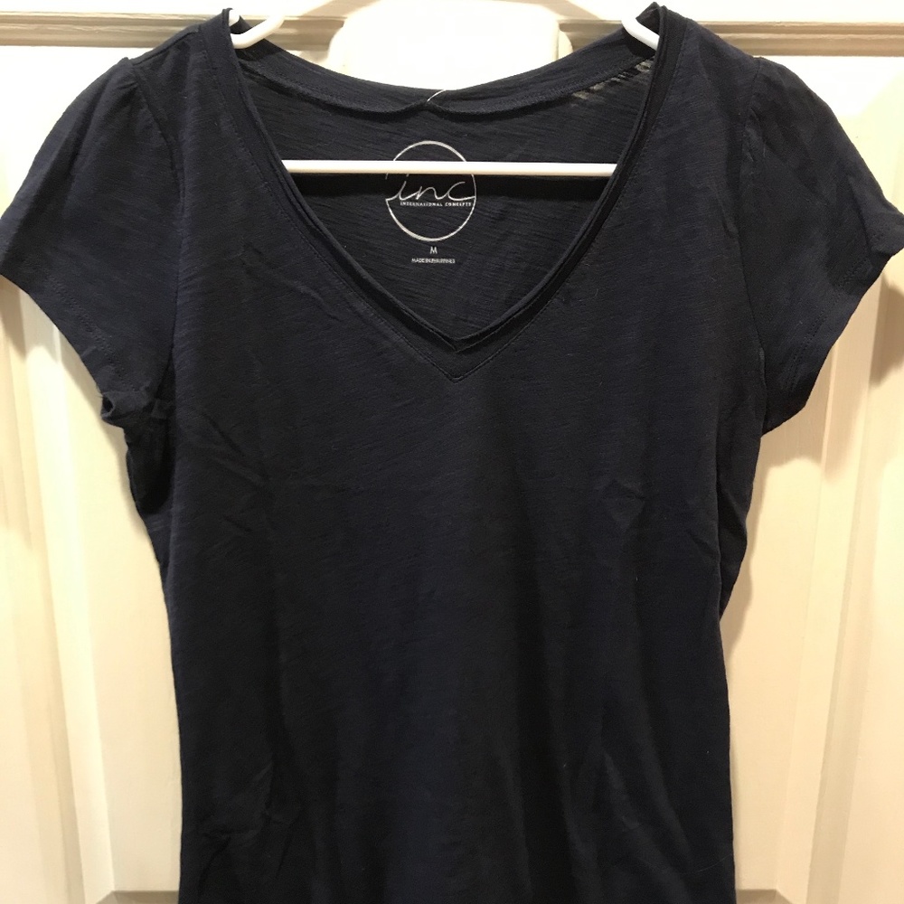 Navy Blue V-Neck T | Size M | *NEVER WORN*